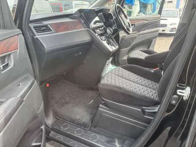 Mitsubishi Delica D5 2023 — миниатюра 4