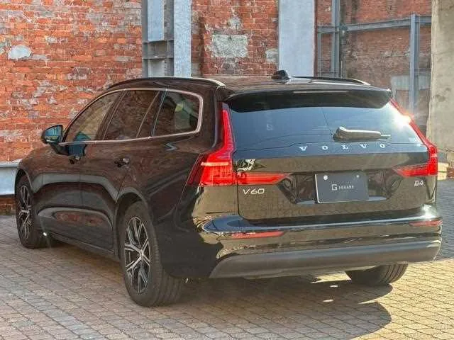 Volvo V60 2024 — миниатюра 3
