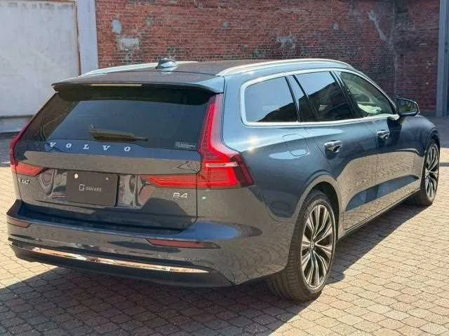 Volvo V60 2023 — миниатюра 5