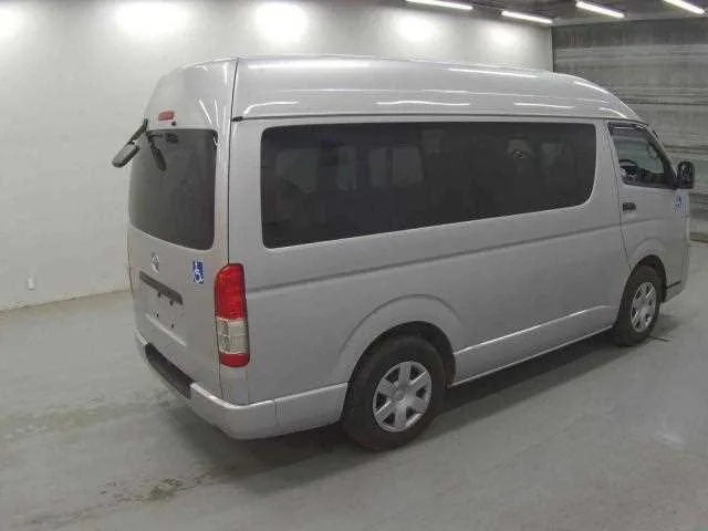 Toyota Hiace Van 2022 — миниатюра 2