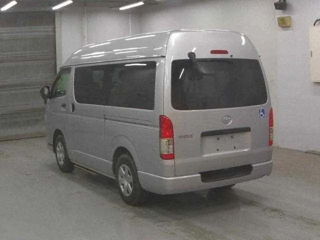 Toyota Hiace Van 2022 — миниатюра 5