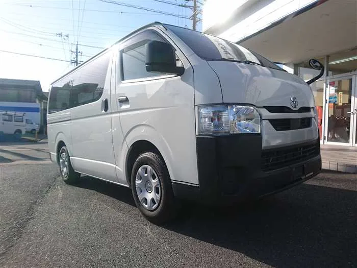 Toyota Hiace Van 2022 — миниатюра 2