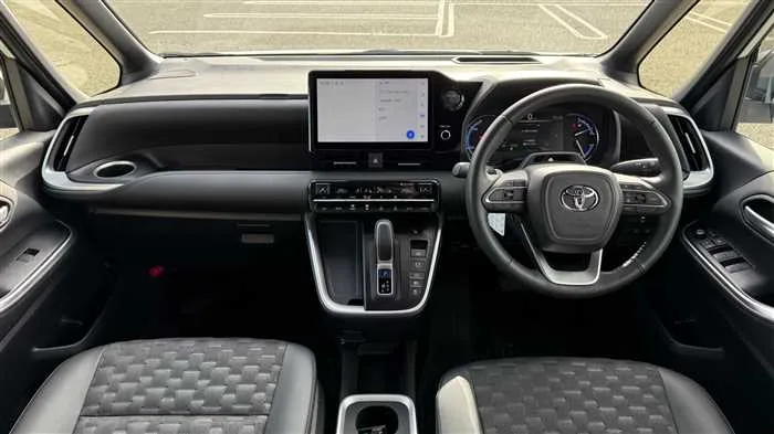 Toyota Voxy S-Z 2025 — миниатюра 5