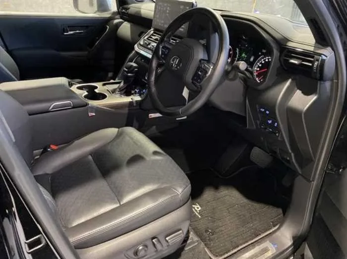 Toyota Land Cruiser ZX DIESEL*JBL* 2022 — миниатюра 3