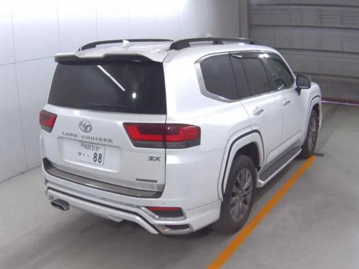 Toyota Land Cruiser ZX DIESEL*MODELISTA*REAR ENTERTAINMENT*JBL* 2024 — миниатюра 4