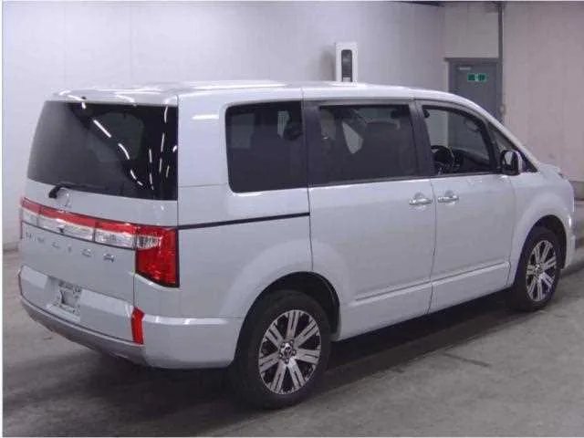 Mitsubishi Delica D:5 2022 — миниатюра 3