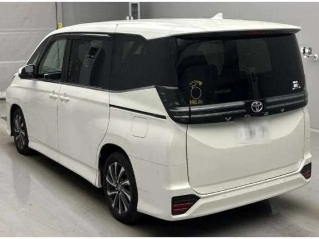 Toyota Voxy 2022 — миниатюра 4