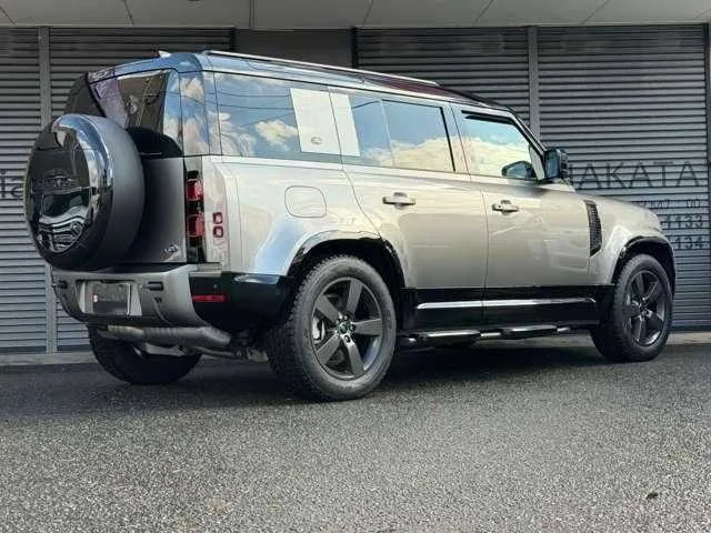 Land Rover Defender 2023 — миниатюра 5