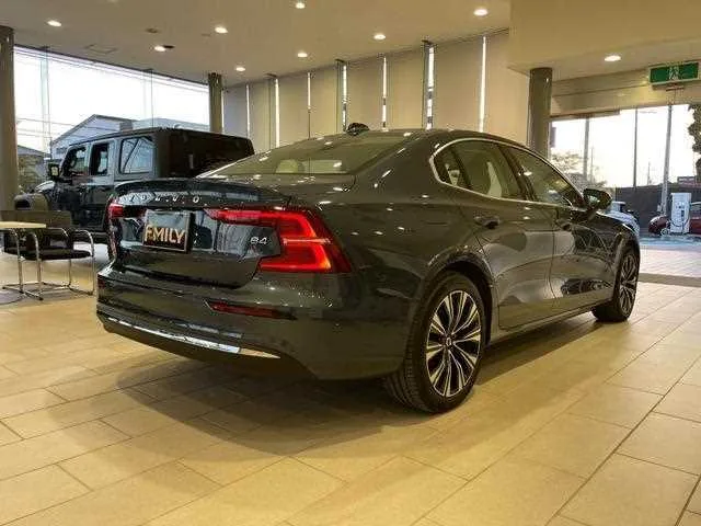 Volvo S60 2024 — миниатюра 5