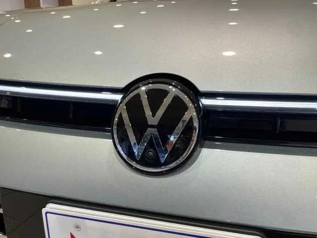 Volkswagen Passat 2025 — миниатюра 2