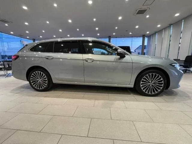 Volkswagen Passat 2025 — миниатюра 5