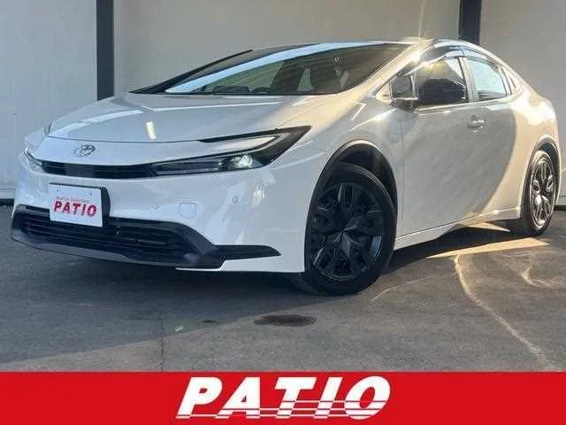 Toyota Prius 2023 — фото 1, купить с доставкой в Москву