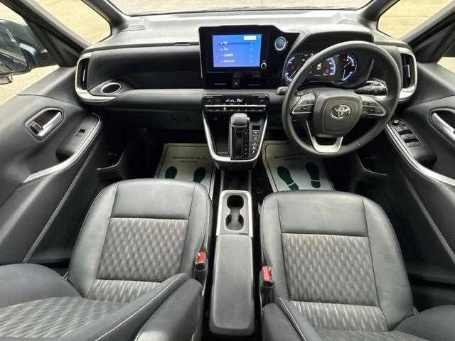 Toyota Noah 2023 — миниатюра 2