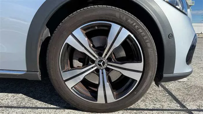 Mercedes-Benz C-Class C220d 4 2023 — миниатюра 4