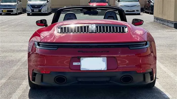 Porsche 911 4 GTS 2024 — миниатюра 5