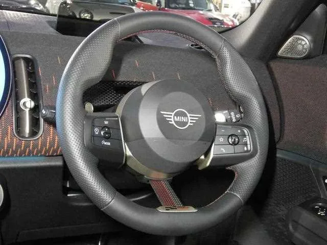 BMW MINI 2025 — миниатюра 3