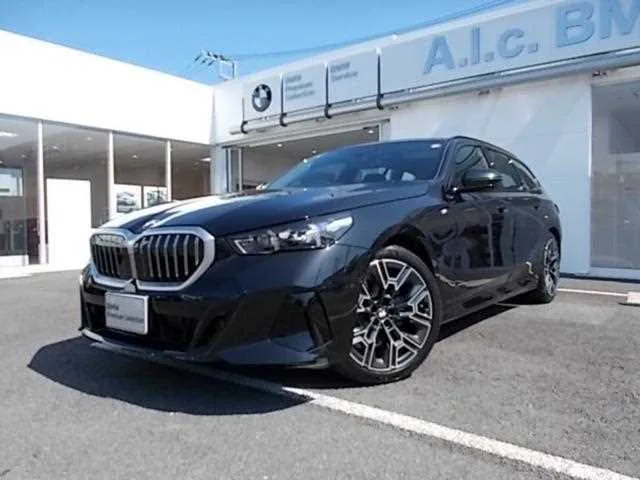 BMW 5 Series 2025 — фото 1, купить с доставкой в Москву