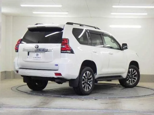 Toyota Land Cruiser Prado 2022 — миниатюра 2