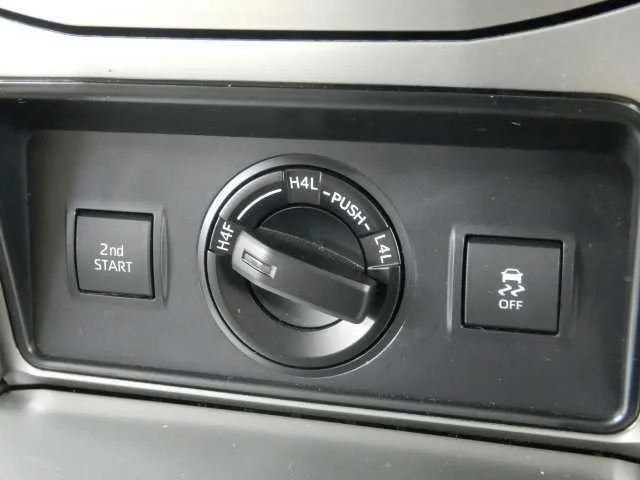 Toyota Land Cruiser Prado 2022 — миниатюра 3
