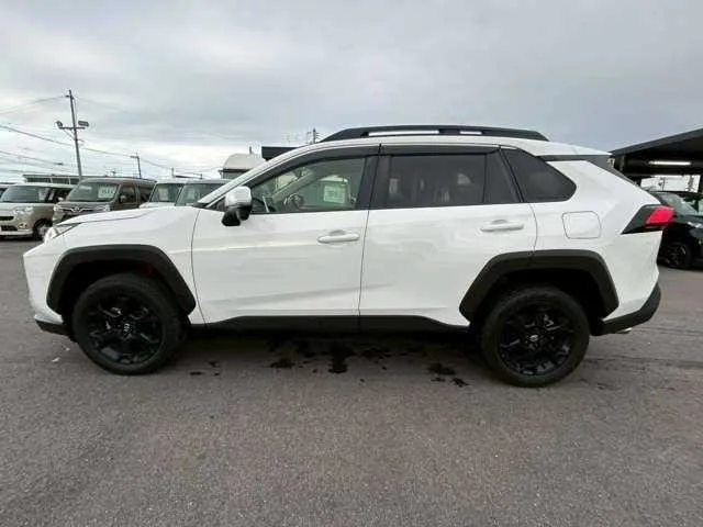 Toyota RAV4 2022 — миниатюра 2