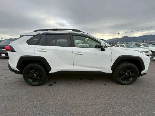 Toyota RAV4 2022 — миниатюра 3