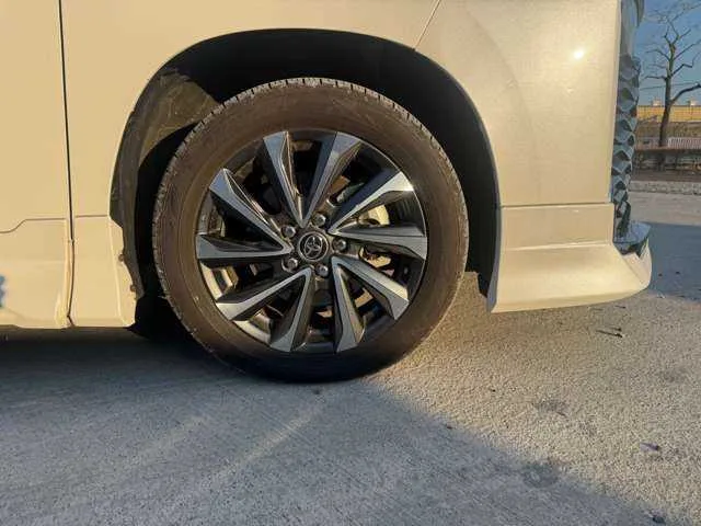 Toyota Voxy 2023 — миниатюра 4