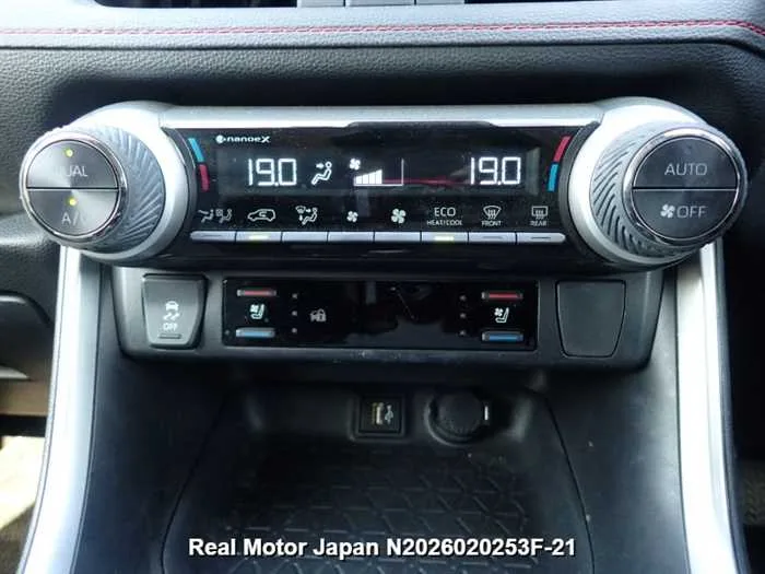 Toyota RAV4 2.0 ADVENTURE OFFROAD PKG 4WD ONLY 33,000 KMLEAT 2024 — миниатюра 4