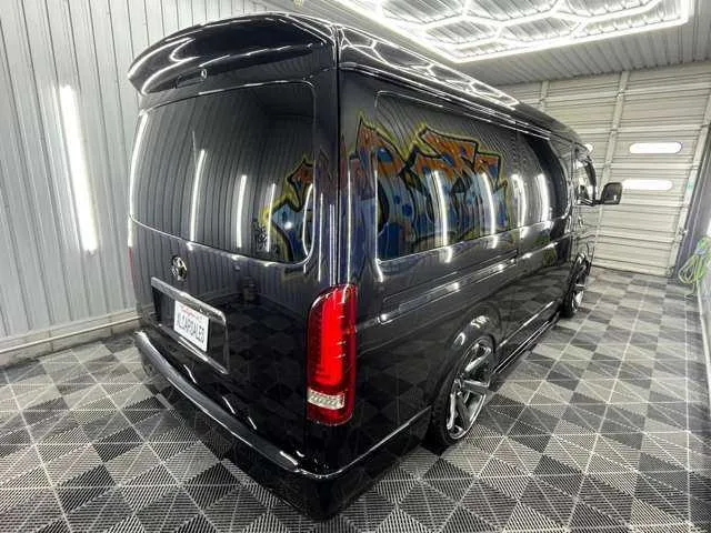 Toyota Hiace Van 2022 — миниатюра 4
