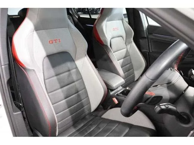 Volkswagen Golf GTI 2023 — миниатюра 3