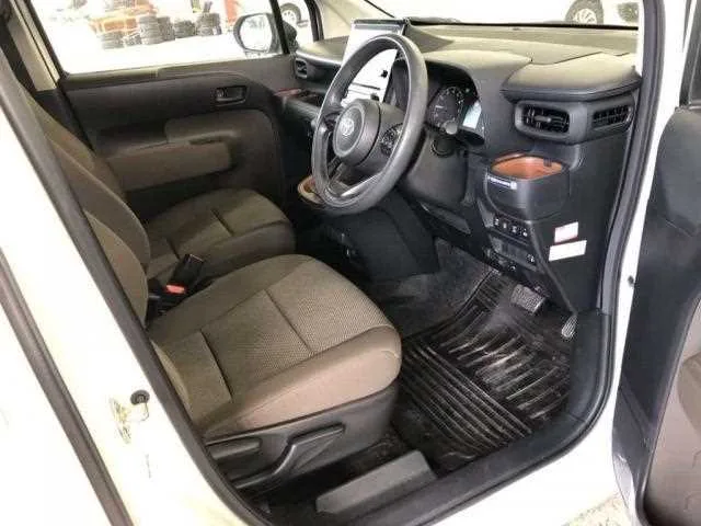 Toyota Sienta 2023 — миниатюра 3