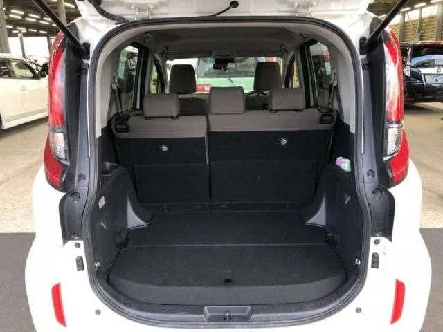Toyota Sienta 2023 — миниатюра 5