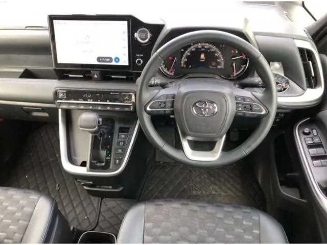 Toyota Voxy 2023 — миниатюра 3