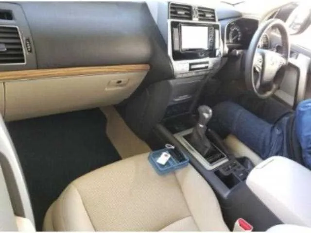 Toyota Land Cruiser Prado 2023 — миниатюра 3