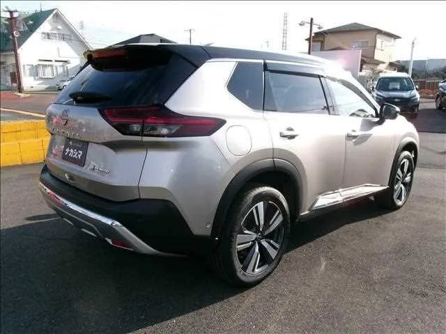 Nissan X-Trail 2023 — миниатюра 2
