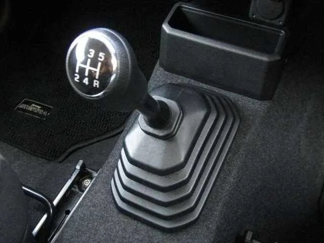 Suzuki Jimny Sierra 2023 — миниатюра 4
