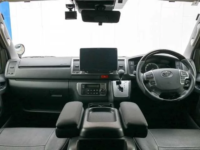 Toyota Hiace Van 2024 — миниатюра 2