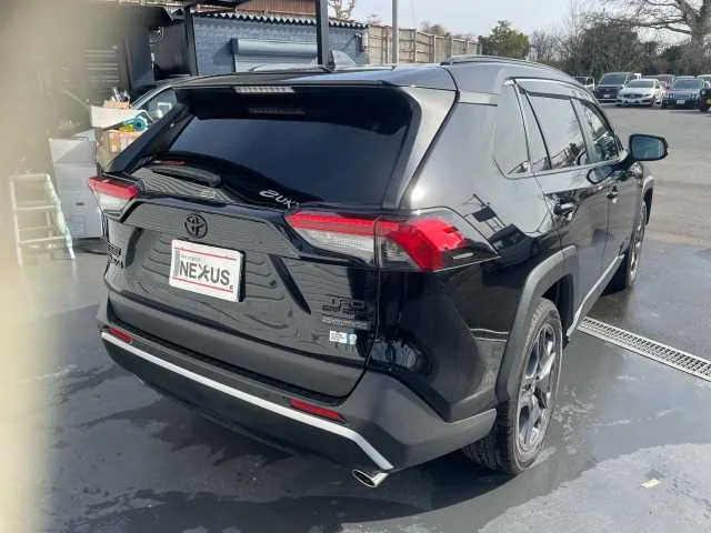 Toyota RAV4 2024 — миниатюра 5