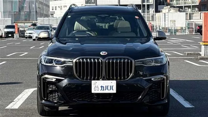 BMW X7 M50i 2023 — миниатюра 2