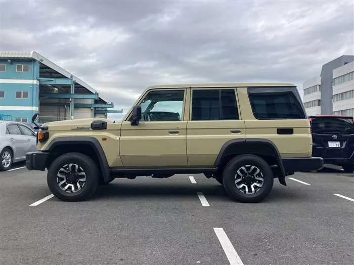 Toyota Landcruiser 70 AX 2024 — миниатюра 2