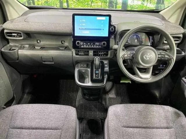 Toyota Sienta 2025 — миниатюра 2