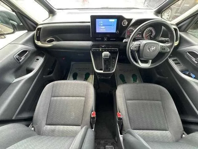 Toyota Noah 2023 — миниатюра 2