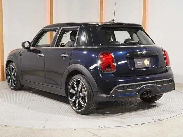 BMW MINI 2022 — миниатюра 4