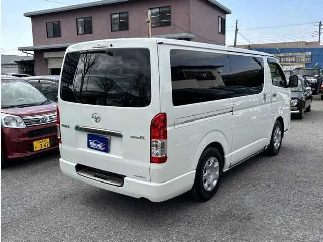 Toyota Hiace Van 2023 — миниатюра 5