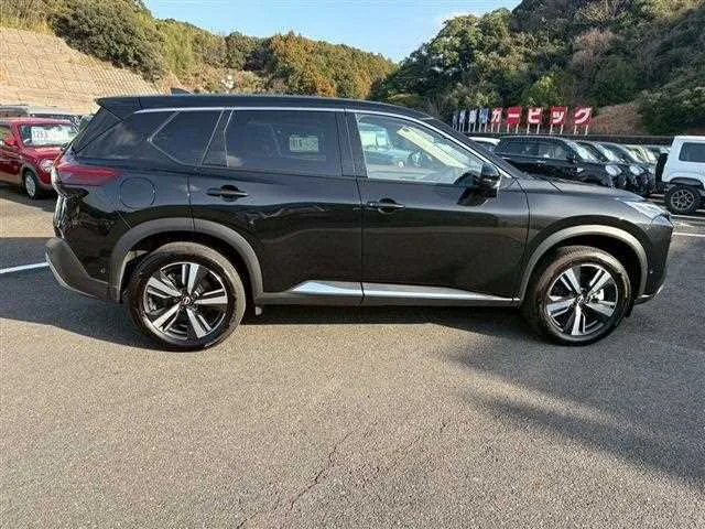 Nissan X-Trail 2025 — миниатюра 4