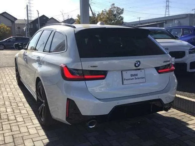 BMW 3 Series 2023 — миниатюра 2
