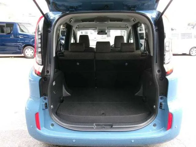 Toyota Sienta 2022 — миниатюра 4