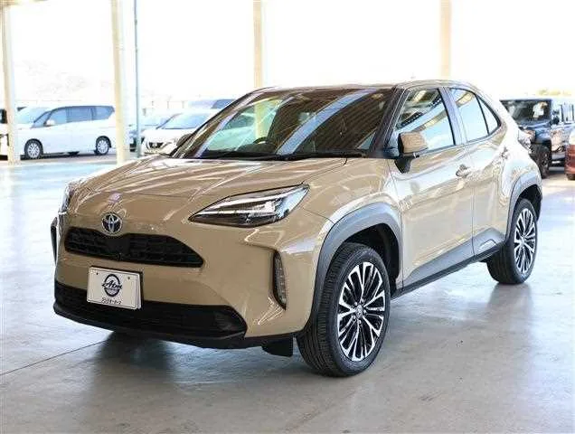 Toyota Yaris Cross HYBRID Z 2025 — фото 1, купить с доставкой в Москву