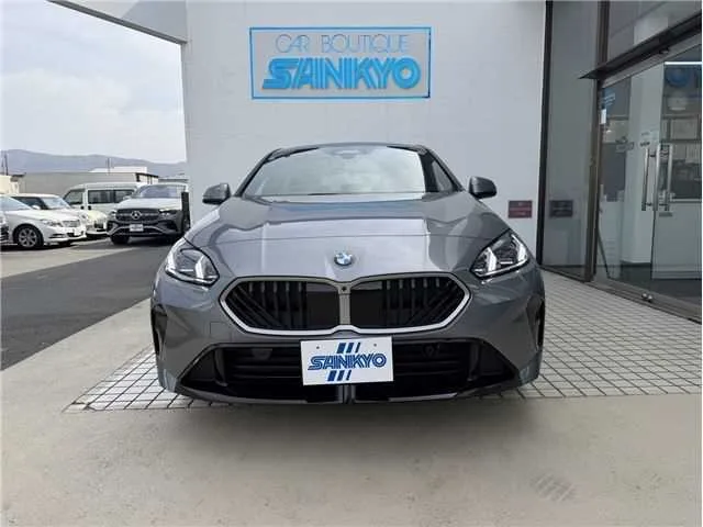 BMW 1 Series 120i MSportHybridPKG 2024 — миниатюра 2