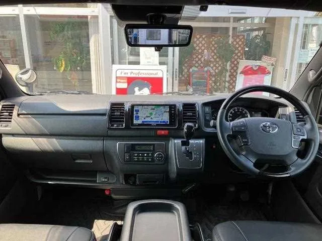 Toyota Hiace Van 2023 — миниатюра 2