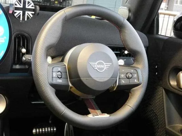 BMW MINI 2025 — миниатюра 3